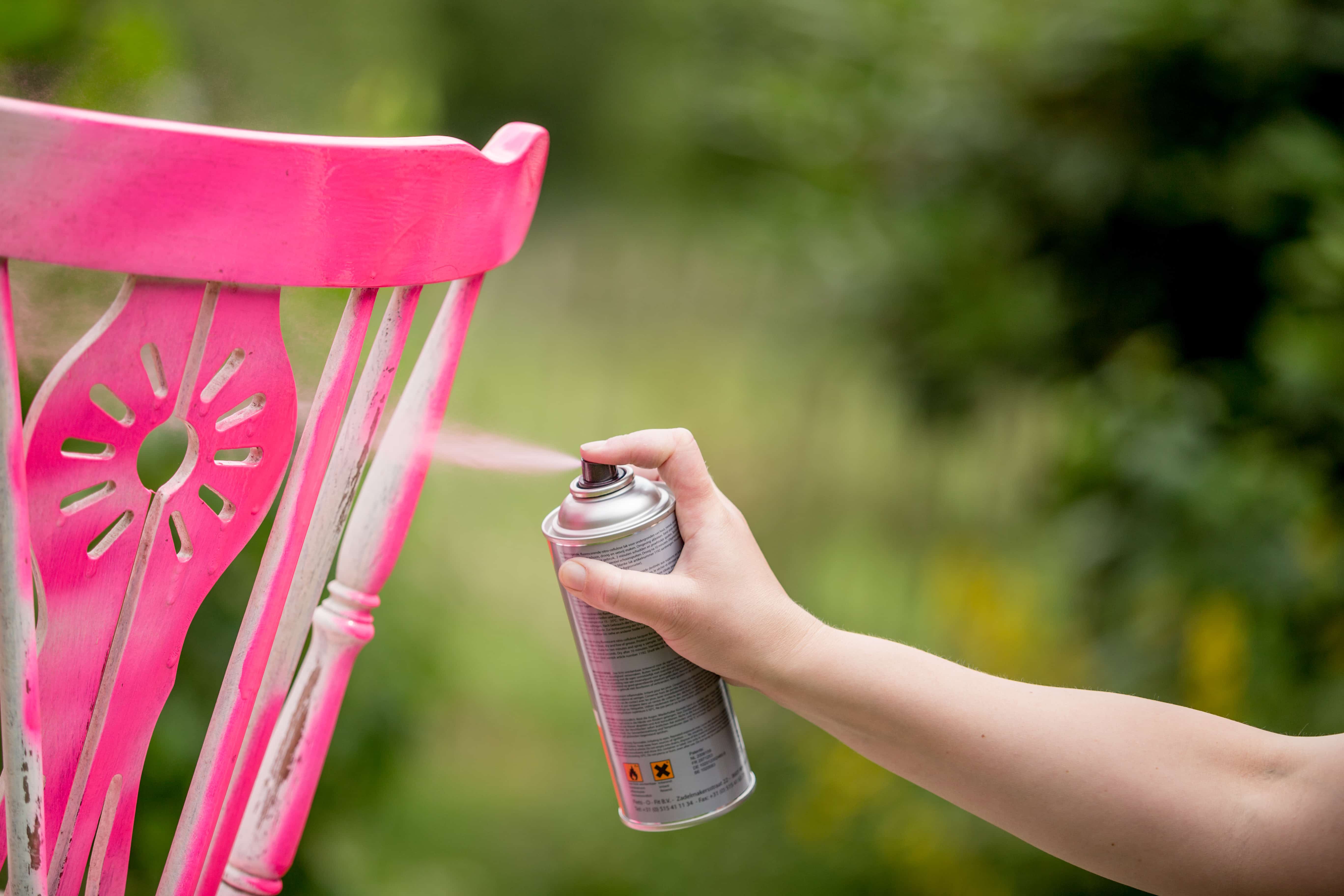 spray paint tinplate cans